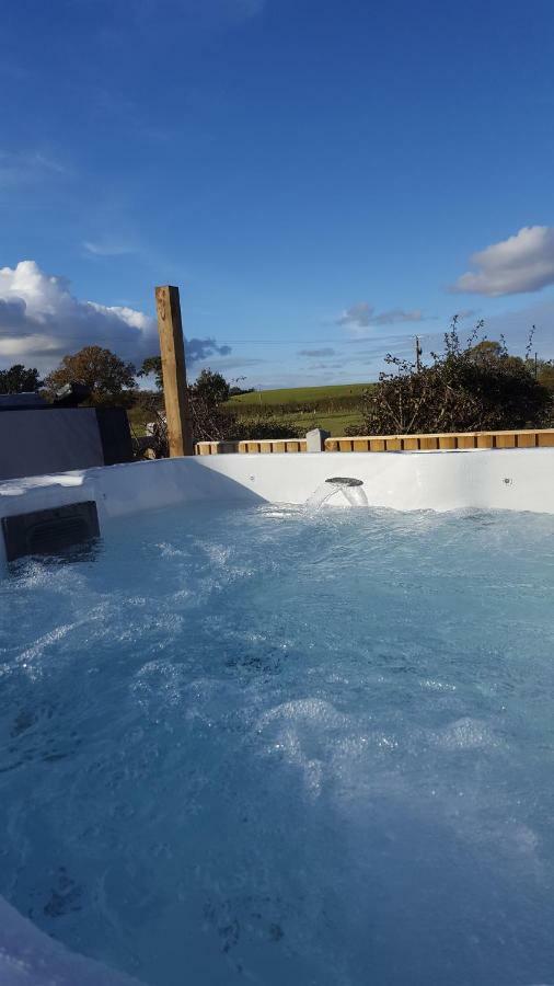 Вілла Ruth'S Refresh Country Retreat With Private Hot Tub Шрусбері Екстер'єр фото